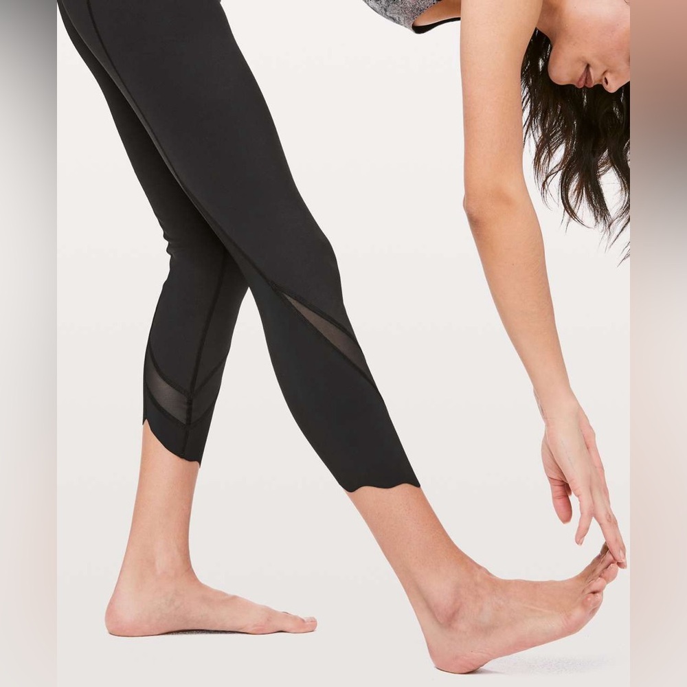 Lululemon Wunder Under Crop II Roll Down Scallop Full-On Luxtreme 24" Black - Picture 5 of 9